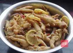 Illustration of how to make cold chicken feet 2