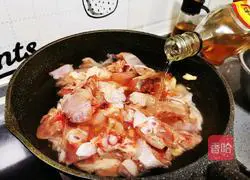 Illustration of chicken stewed with potatoes 3