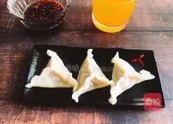 Illustration of how to make triangle steamed dumplings 6 