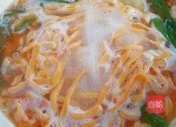 Illustration of how to eat carrot and hand-rolled noodles 13