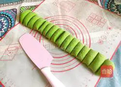 Illustration of how to make spinach steamed buns 18