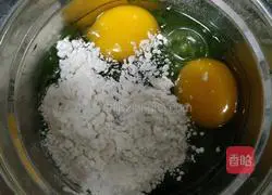 Illustration of how to make mugwort egg cake 4