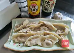 Illustration of how to make pumpkin and pork dumplings 21