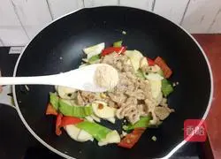 How to stir-fry pork slices with king oyster mushrooms Illustration 15