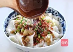Illustration of how to make noodles with oil splash 9