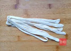 Illustration of how to make noodles 7