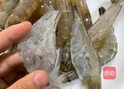 Illustration of how to make garlic shrimp 3