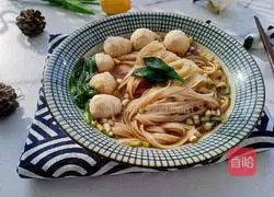 Illustration of how to make meatball noodles in clear soup 9