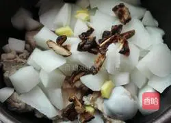 Illustration of braised pork ribs and radish soup 6