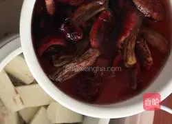 [呷BU丨Soup] Illustration of braised pork ribs with red mushrooms and yam 6