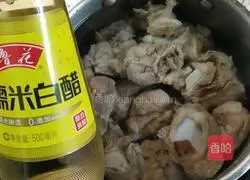 Illustration of how to make delicious bone soup 6