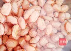 Illustration of how to roast pig's feet with peanuts 3