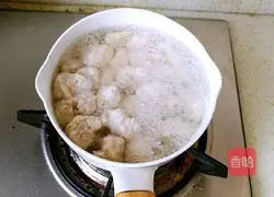 Illustration of how to make Sanxian Meatball Soup 10 