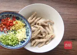 Illustration of how to make cold chicken feet 6