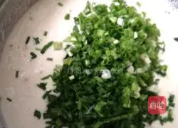 Illustration of how to make chive egg pancake 5