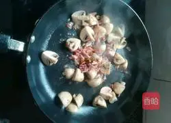 Illustration of how to make fresh mushroom and bacon pasta 7