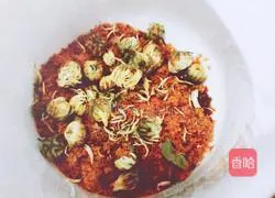 Illustration of how to make chrysanthemum brown sugar water 1