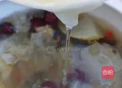 Illustration of Tremella and Snow Pear Soup 14