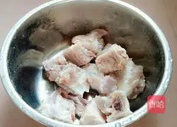 Bitter Melon Soybean Pork Ribs Soup Recipe Illustration 7