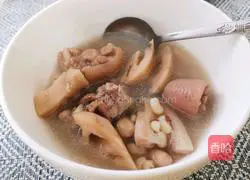 Illustration of how to make pig tail and lotus root soup 5