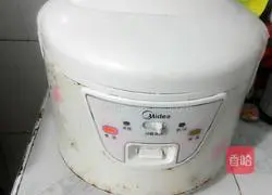 Durian Illustration of how to make black-bone chicken soup 6