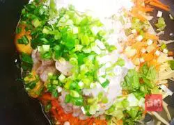 Illustration of how to make shrimp and vegetable cakes 9