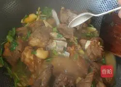 Illustration of braised lamb chops 11