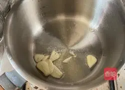 Golden Pumpkin Soup Recipe Illustration 2