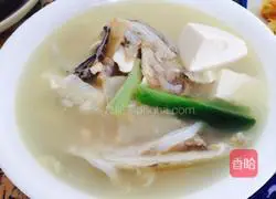 Illustration of how to make tofu and fish head soup 5