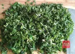 Illustration of how to make shepherd's purse and egg dumplings 9