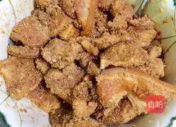 Illustration of how to make steamed pork with rice flour 5