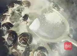 Illustration of how to make mushroom soup 5