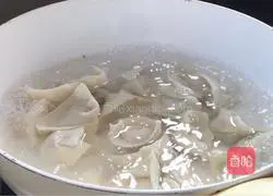Illustration of how to make shrimp wontons 14