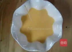 Illustration of how to make milk and egg custard 7