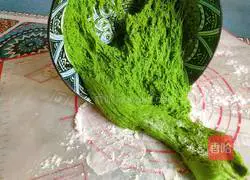 Illustration of how to make spinach steamed buns 15