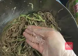 An easy dinner to make when you get home from work - cold salad Illustration of how to make soba noodles 10