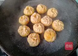 Illustration of how to make mini pan-fried buns (rice and meat stuffing) 16