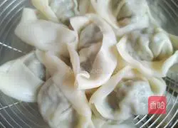 Illustration of how to make fennel and pork dumplings 13