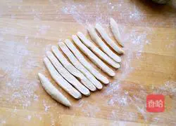 Illustration of how to make soft twists 4