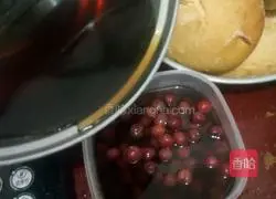 Illustration of how to make canned cherries 5