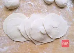 Illustration of how to make zucchini and pork buns 13