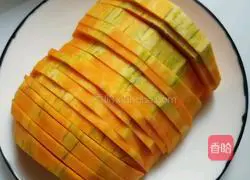 Illustration of how to make pumpkin steamed buns 1