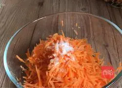 Illustration of how to make carrot and beef pot stickers 6 