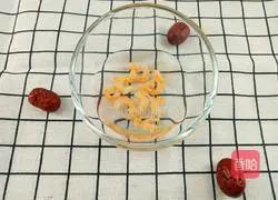 Illustration of how to supplement protein and amino acids with bamboo fungus and shrimp soup 3