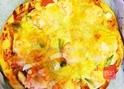 Illustration of how to make ham and shrimp pizza 8