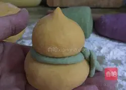 Illustration of how to make colorful steamed buns 16