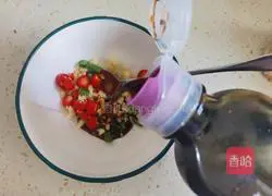 Illustration of how to make peanut butter noodles 3