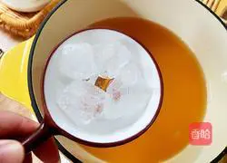 Illustration of how to use cool snow pear paste to stimulate breast milk 8