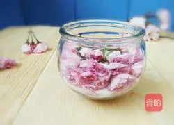 Illustration of how to make salted cherry blossoms 9