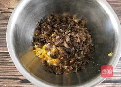 Illustration of how to make steamed buns stuffed with chives 8